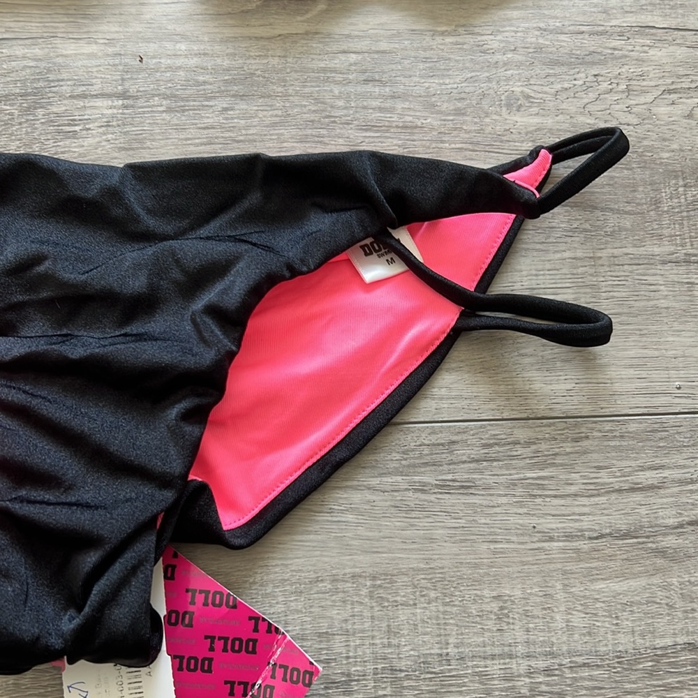 Bikinis - Picture 3 of 9